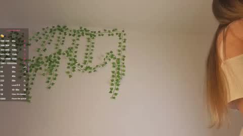 Snapshot of lumapop chatting on November 11, 2025, 8:03 am Kate online show from November 11, 2025, 8:03 am