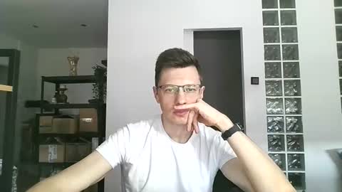 Andrew independent model 2000-0000 CET daily online show from August 3, 2026, 12:32 pm