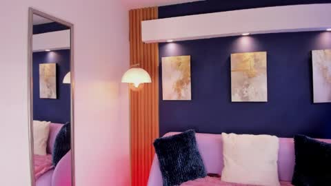 Snapshot of lumiernova chatting on April 7, 2026, 8:09 pm Lumier online show from April 7, 2026, 8:09 pm