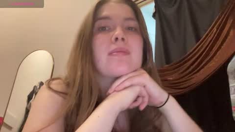 Snapshot of luminoussiren chatting on June 22, 2026, 6:05 pm Hannah online show from June 22, 2026, 6:05 pm