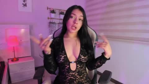 lummii_ online show from June 8, 2026, 7:36 pm