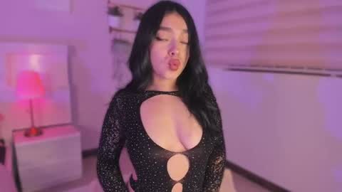 lummii_ online show from June 19, 2026, 7:17 pm