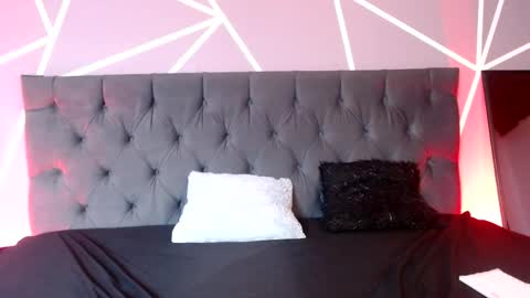 Snapshot of luna1126 chatting on April 5, 2026, 12:13 pm luna1126 online show from April 5, 2026, 12:13 pm