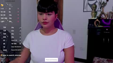 Luna online show from October 7, 2025, 10:18 pm