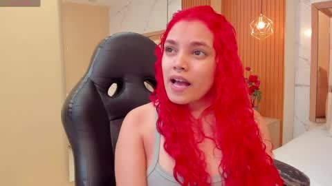 Snapshot of luna__vegga chatting on June 3, 2026, 5:07 pm Luna online show from June 3, 2026, 5:07 pm