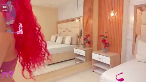 Snapshot of luna__vegga chatting on June 12, 2026, 5:12 pm Luna online show from June 12, 2026, 5:12 pm