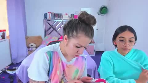 luna_analya online show from May 9, 2026, 4:56 pm