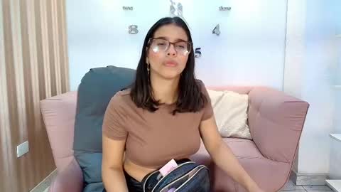 Luna And Titan  online show from March 8, 2026, 4:16 am