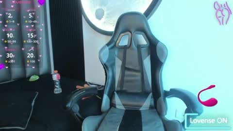 Snapshot of luna_bella_23 chatting on May 24, 2026, 4:34 pm luna_bella_23 online show from May 24, 2026, 4:34 pm