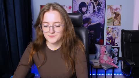 luna_berryy online show from December 9, 2024, 10:20 pm