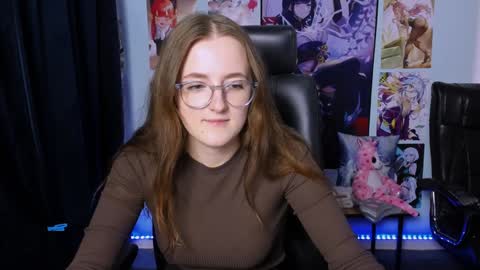 luna_berryy online show from December 10, 2024, 1:22 am