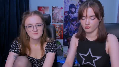 luna_berryy online show from December 16, 2024, 7:43 pm