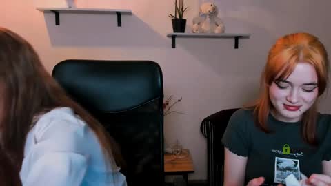 luna_berryy online show from December 21, 2024, 2:41 am