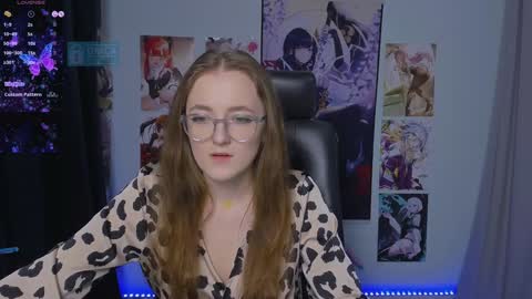 luna_berryy online show from December 21, 2024, 8:43 pm
