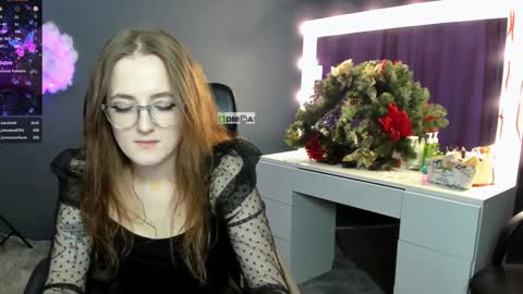 luna_berryy online show from December 24, 2024, 1:49 am