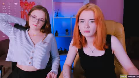 luna_berryy online show from December 30, 2024, 7:42 pm