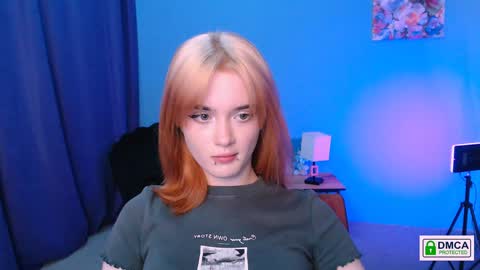 luna_berryy online show from January 2, 2025, 10:44 pm