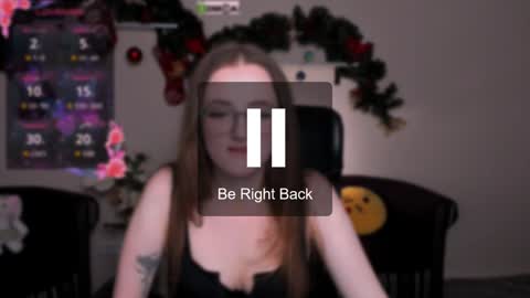 luna_berryy online show from January 13, 2025, 10:45 pm