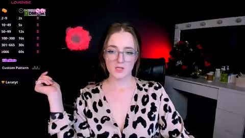 luna_berryy online show from February 21, 2025, 2:50 am