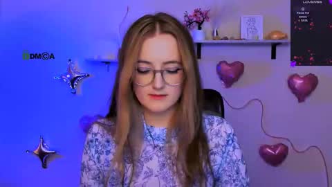 luna_berryy online show from February 18, 2026, 8:49 pm