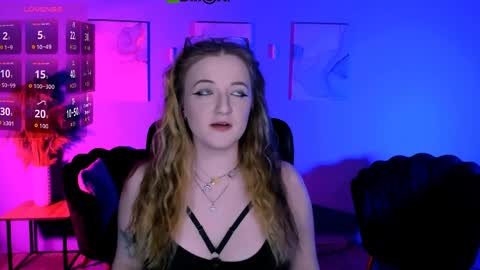 Snapshot of luna_berryy chatting on April 7, 2026, 7:25 pm luna_berryy online show from April 7, 2026, 7:25 pm