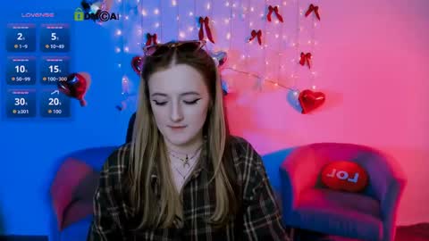 Snapshot of luna_berryy chatting on April 28, 2026, 2:27 am luna_berryy online show from April 28, 2026, 2:27 am