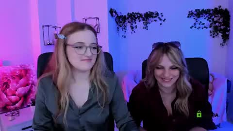 Snapshot of luna_berryy chatting on June 25, 2026, 7:07 pm luna_berryy online show from June 25, 2026, 7:07 pm
