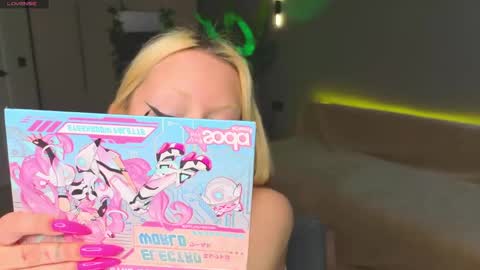 luna_beverly online show from May 9, 2026, 5:51 pm