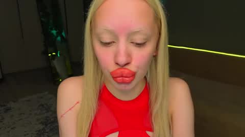 luna_beverly online show from May 21, 2026, 8:49 pm