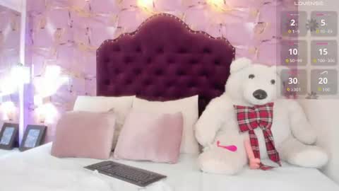 Snapshot of luna_bloomm_ chatting on June 23, 2026, 4:10 am Luna Bloom online show from June 23, 2026, 4:10 am