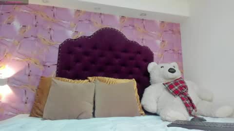 Snapshot of luna_bloomm_ chatting on July 4, 2026, 6:08 am Luna Bloom online show from July 4, 2026, 6:08 am