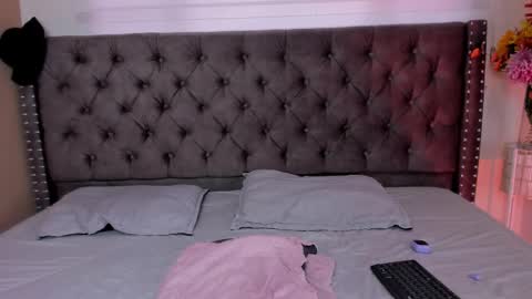 luna_cute14 online show from December 2, 2025, 7:53 pm