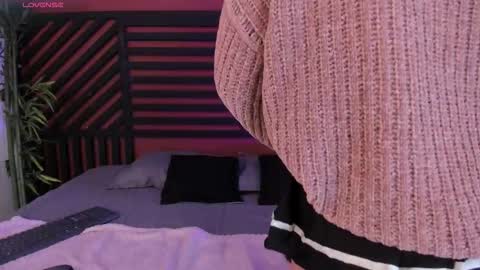 luna_cute14 online show from February 4, 2026, 8:03 pm