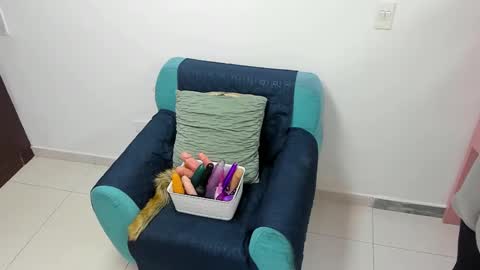 luna  online show from February 1, 2025, 11:21 am