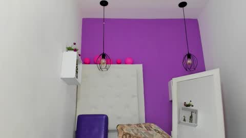 Luna online show from March 8, 2026, 2:04 am