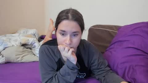 luna_elif online show from November 8, 2025, 11:43 am