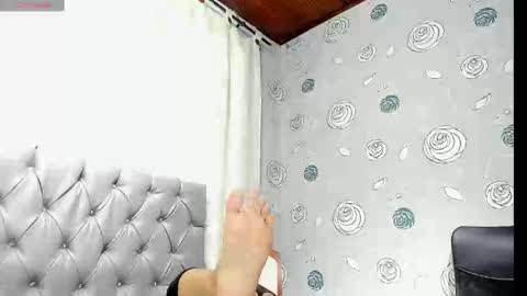 Snapshot of luna_evaa chatting on October 6, 2025, 2:58 pm Luna Eva online show from October 6, 2025, 2:58 pm