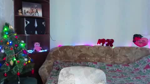 luna_evan online show from December 27, 2024, 10:34 am