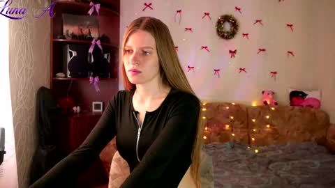 luna_evan online show from May 20, 2026, 6:08 am