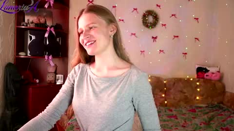 luna_evan online show from May 29, 2026, 6:33 am
