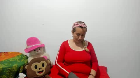 lunafantastic online show from February 16, 2025, 1:36 am