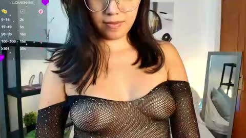 Luna Ferrer online show from June 23, 2026, 9:02 pm
