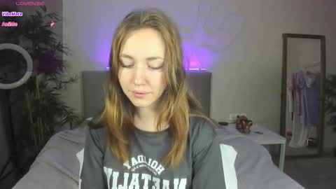 Snapshot of luna_go1d chatting on September 27, 2025, 11:54 pm Luna online show from September 27, 2025, 11:54 pm