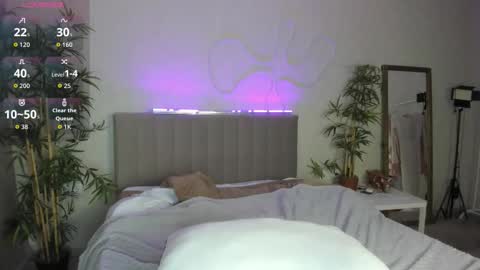 Snapshot of luna_go1d chatting on October 6, 2025, 11:24 pm Luna online show from October 6, 2025, 11:24 pm