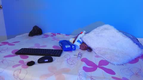 luna_hawks online show from October 17, 2025, 4:26 am