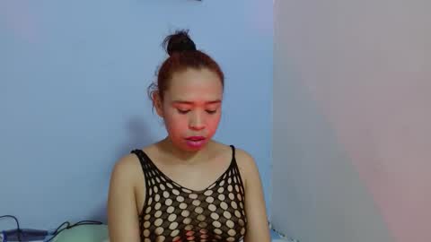 luna_hawks online show from November 16, 2025, 6:08 am