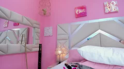Snapshot of luna_hix chatting on June 25, 2026, 12:32 am luna_hix online show from June 25, 2026, 12:32 am