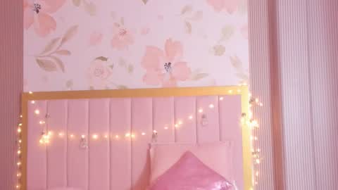 luna_hot_ass online show from November 15, 2025, 2:42 am