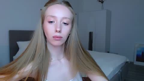 Luna online show from December 30, 2024, 10:55 pm