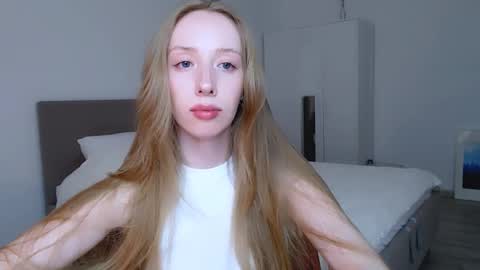 Luna online show from February 27, 2025, 1:16 am